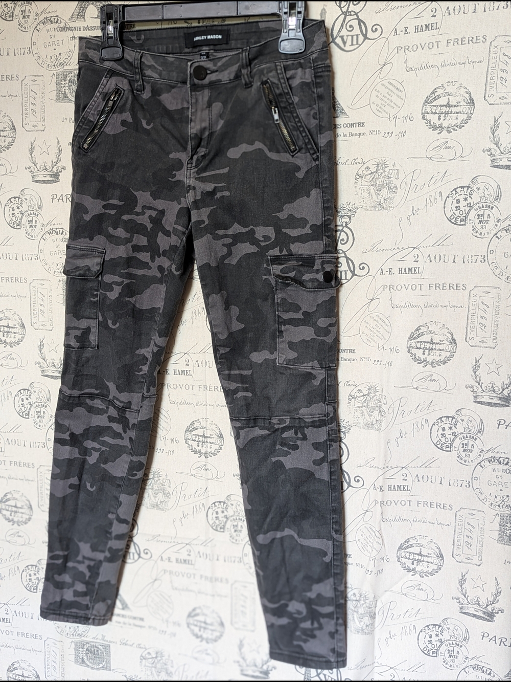 Ashley Mason Women's Black Gray Camo Skinny Cargo Jeans Size 12 Mid-rise.